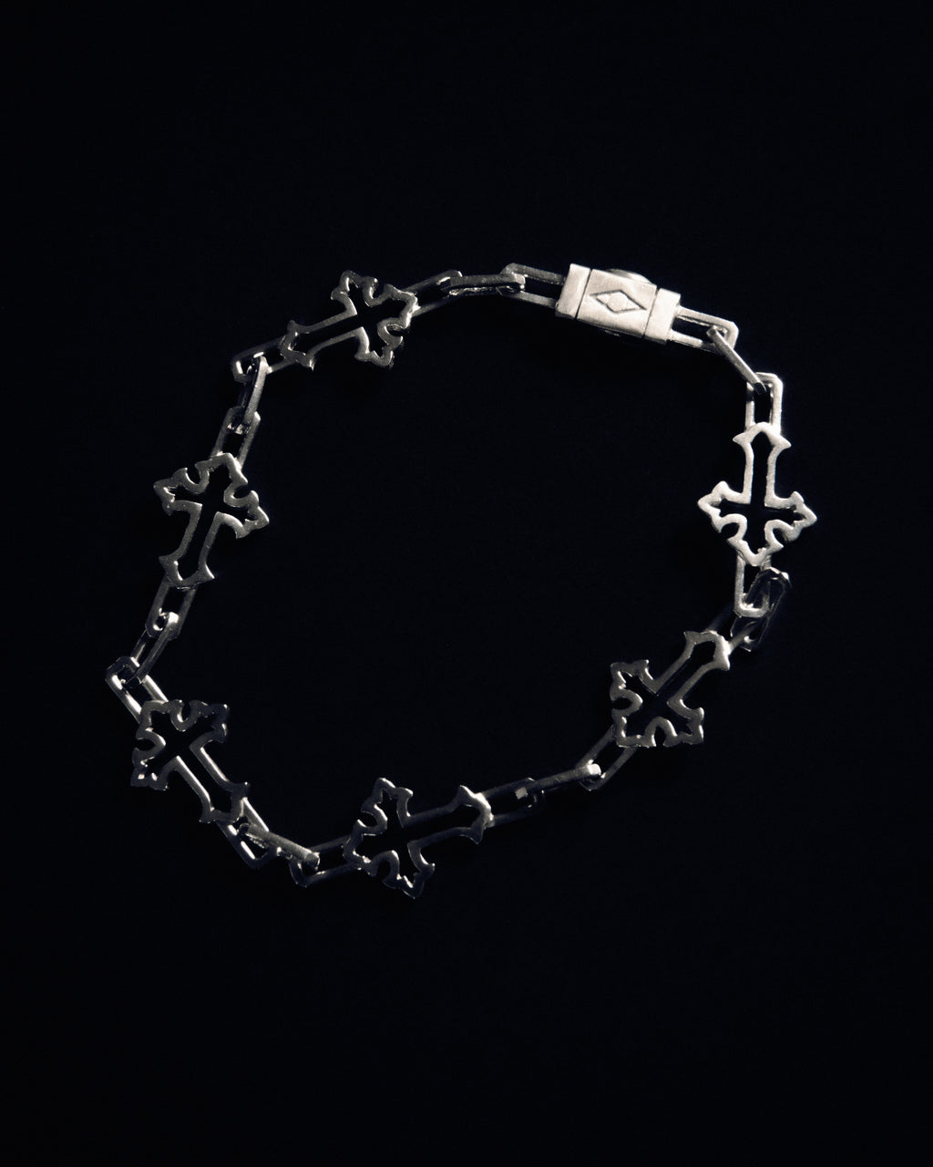 R002 CROSS BRACELET